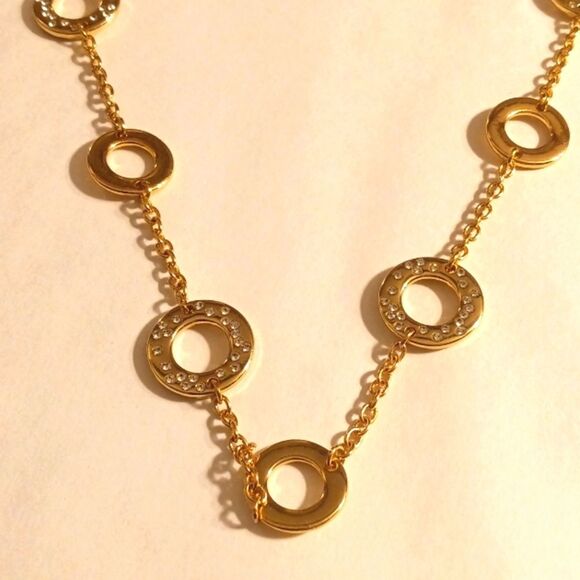 NWT Gloria Vanderbilt 15 Inch Gold tone and Diamond Crystal Necklace - Picture 2 of 6